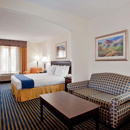 Holiday Inn Express & Suites Chesapeake, An Ihg Hotel Екстер'єр фото