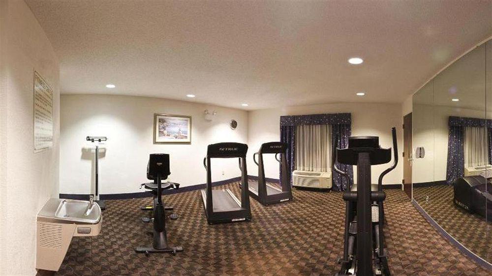 Holiday Inn Express & Suites Chesapeake By Ihg Екстер'єр фото