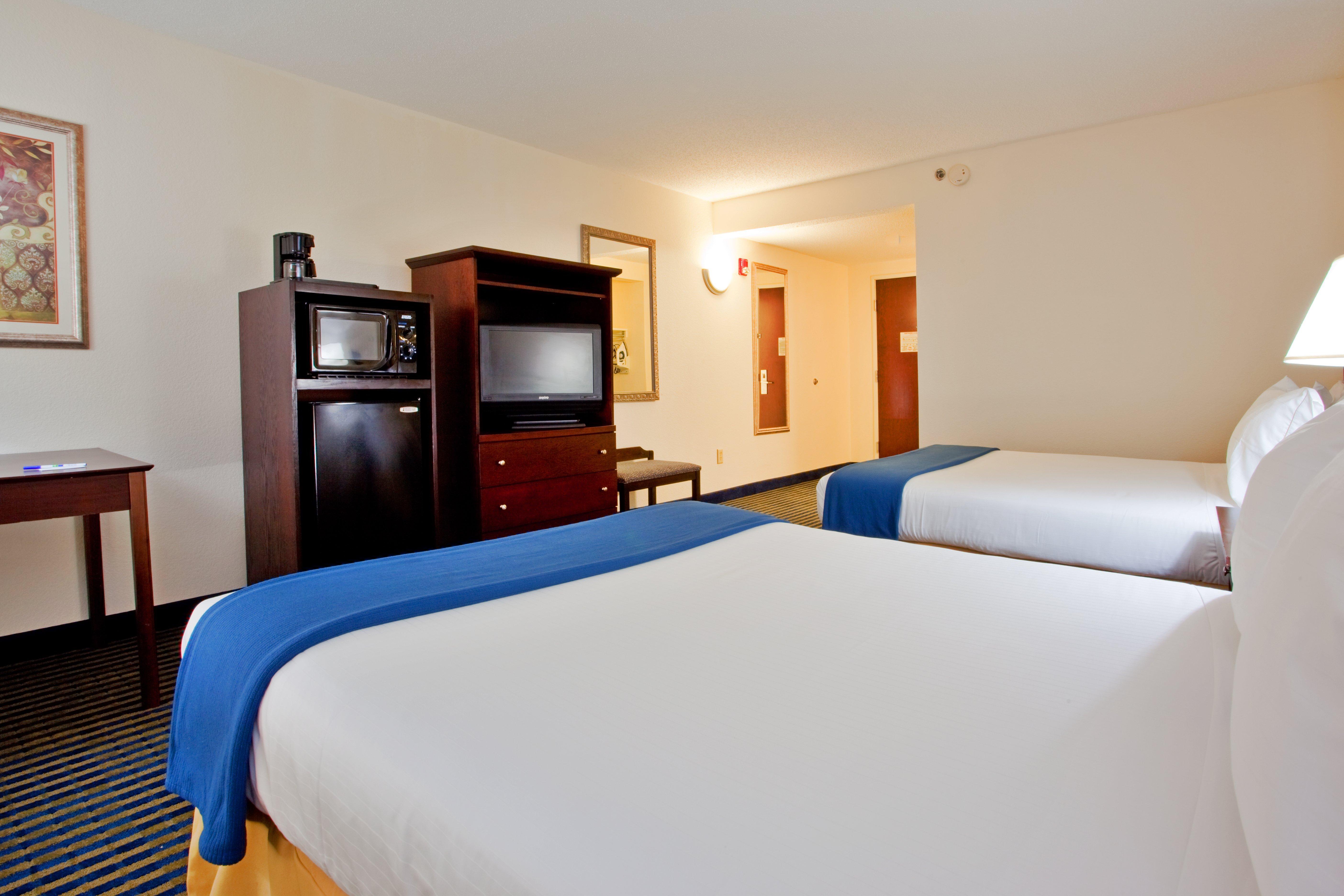 Holiday Inn Express & Suites Chesapeake By Ihg Екстер'єр фото
