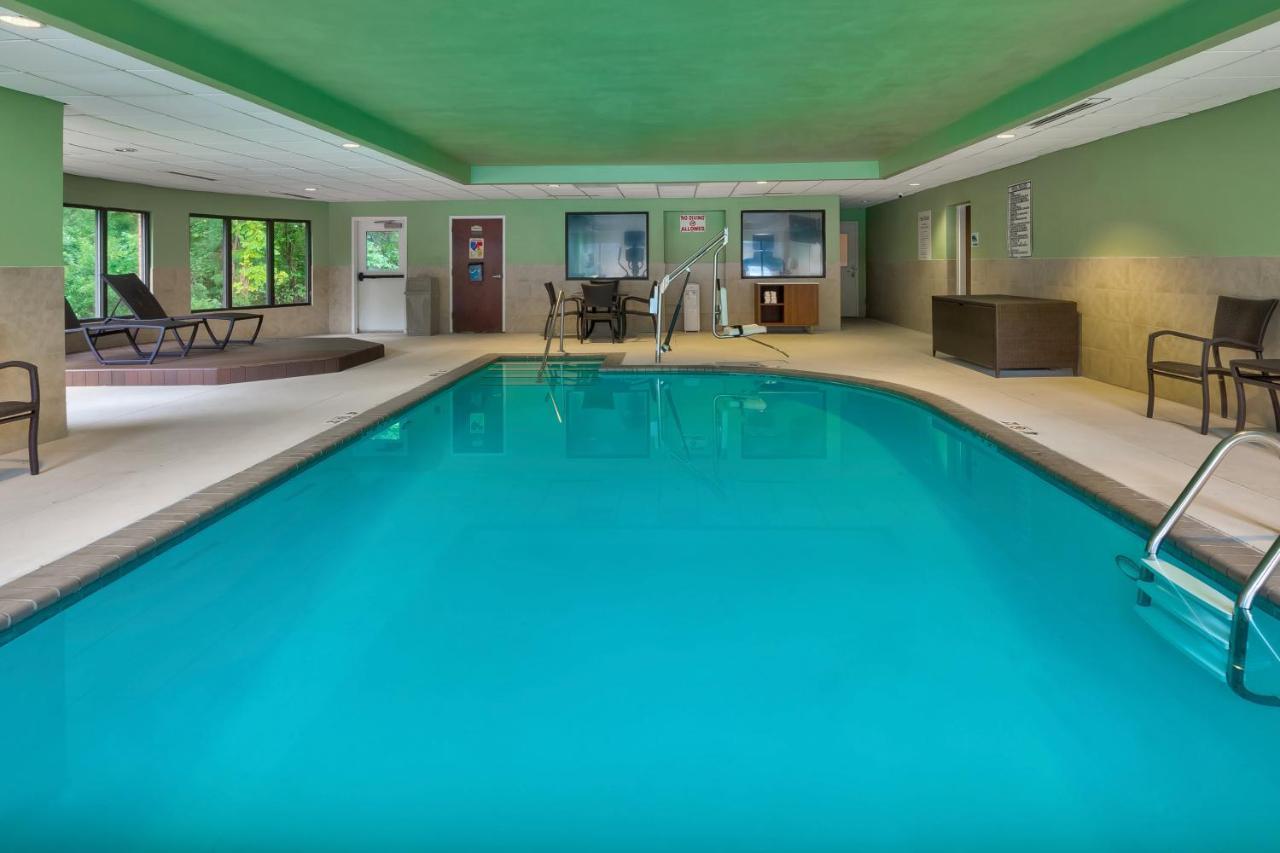 Holiday Inn Express & Suites Chesapeake By Ihg Екстер'єр фото