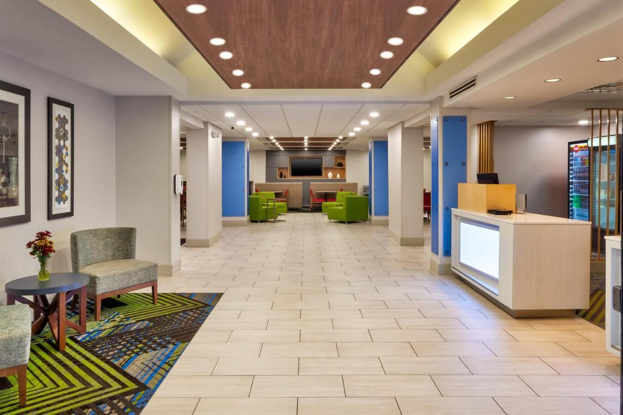 Holiday Inn Express & Suites Chesapeake By Ihg Екстер'єр фото