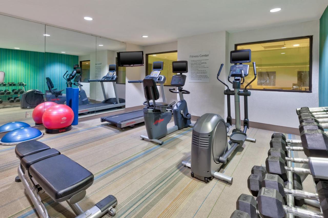 Holiday Inn Express & Suites Chesapeake By Ihg Екстер'єр фото