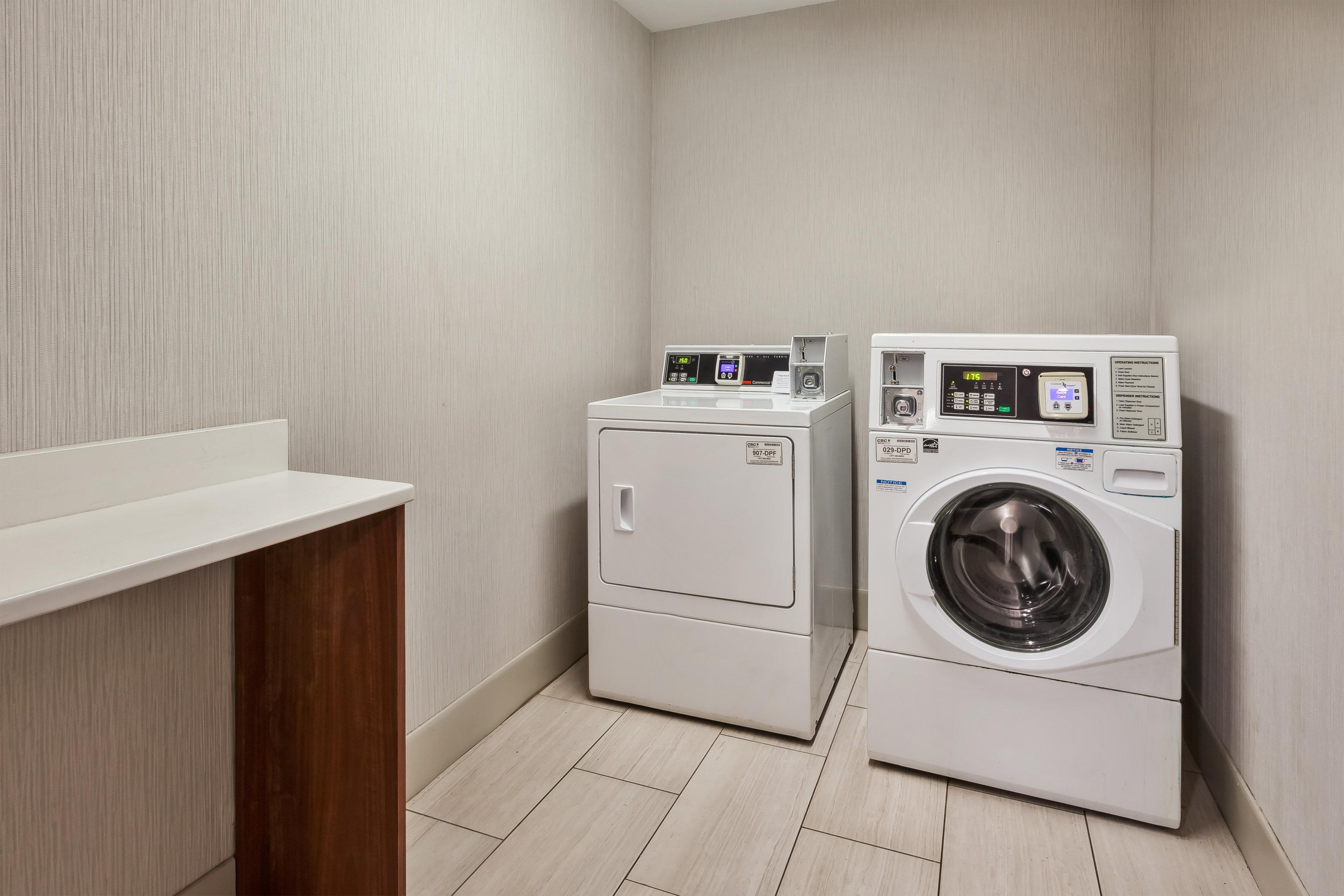 Holiday Inn Express & Suites Chesapeake By Ihg Екстер'єр фото