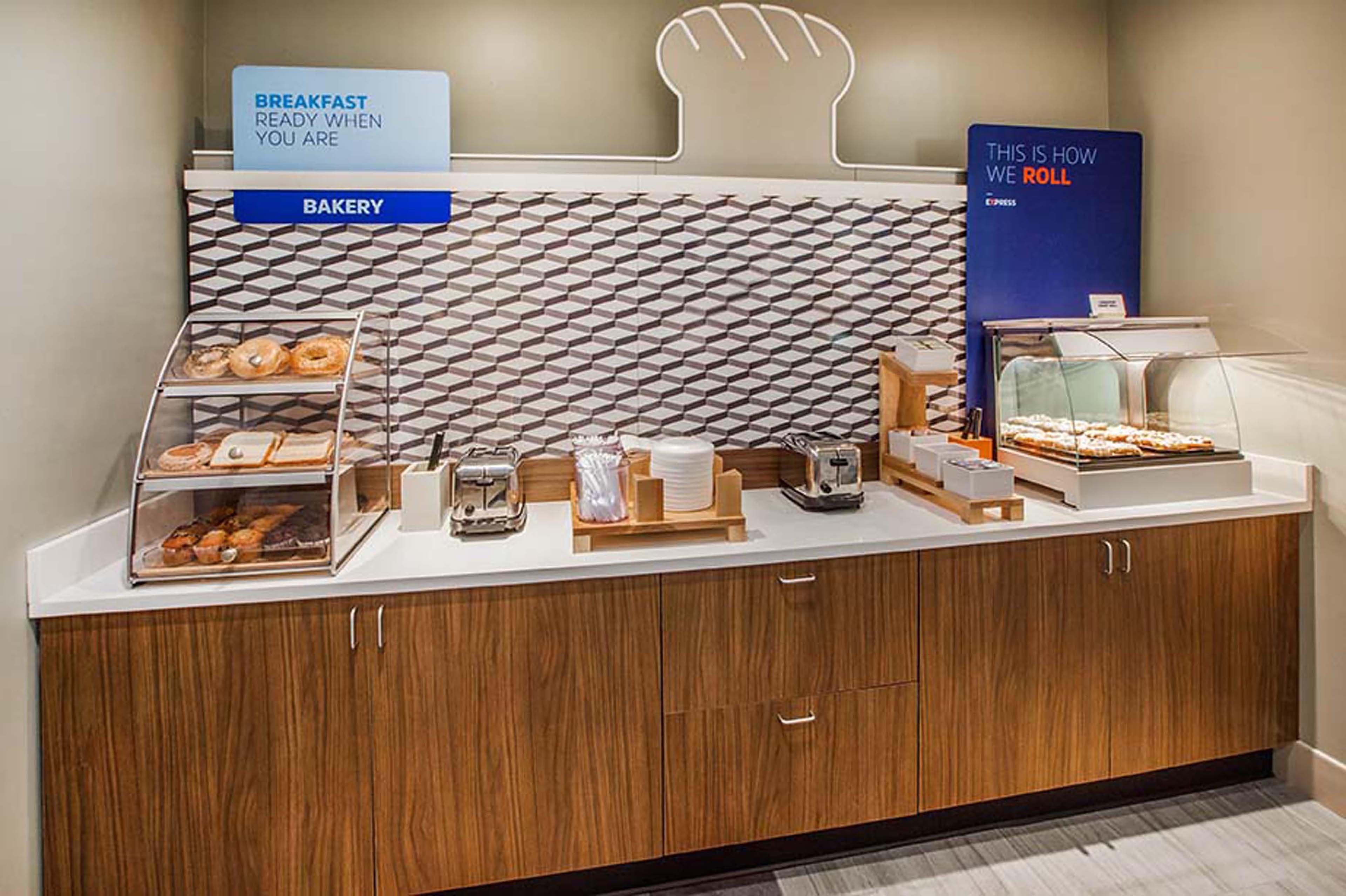 Holiday Inn Express & Suites Chesapeake By Ihg Екстер'єр фото