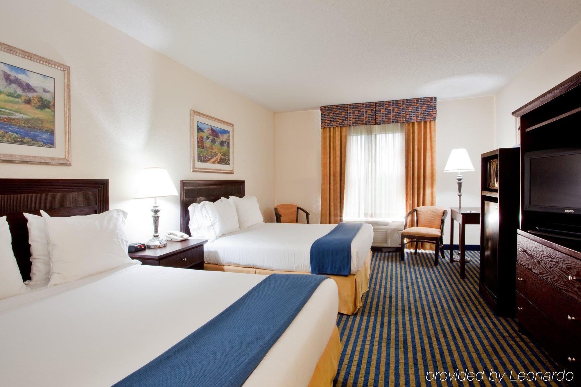 Holiday Inn Express & Suites Chesapeake By Ihg Екстер'єр фото