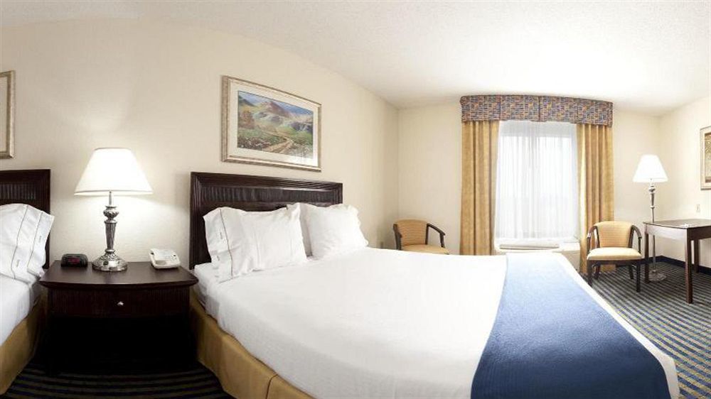 Holiday Inn Express & Suites Chesapeake By Ihg Екстер'єр фото