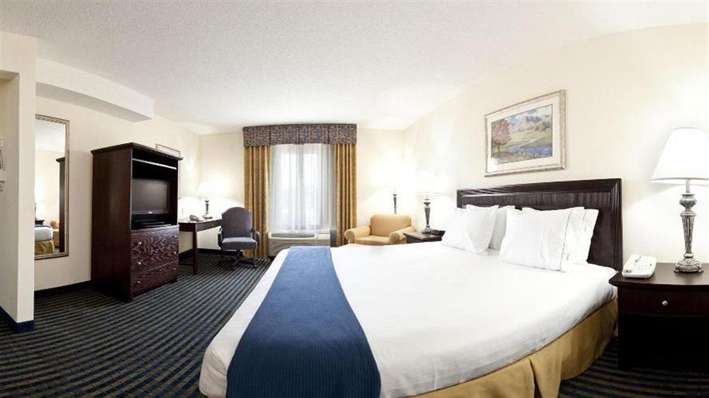 Holiday Inn Express & Suites Chesapeake By Ihg Екстер'єр фото